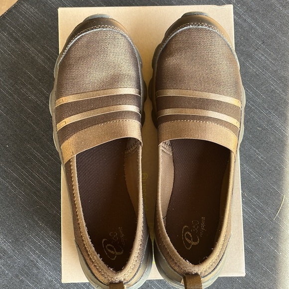 Easy Spirit Respect It Slip On Size 9 Narrow - Picture 8 of 9